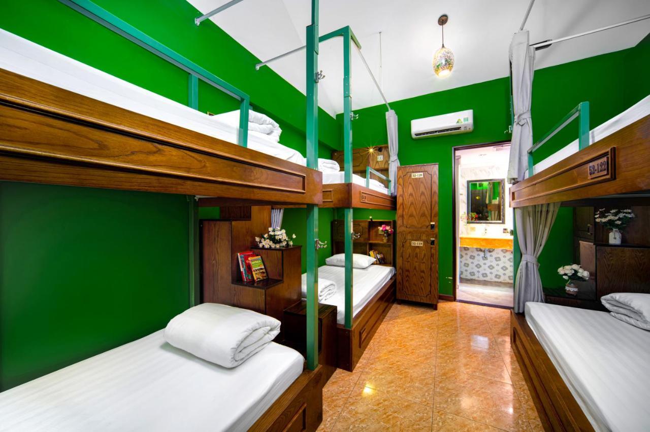 Bed 6-Bed Female Dormitory Room